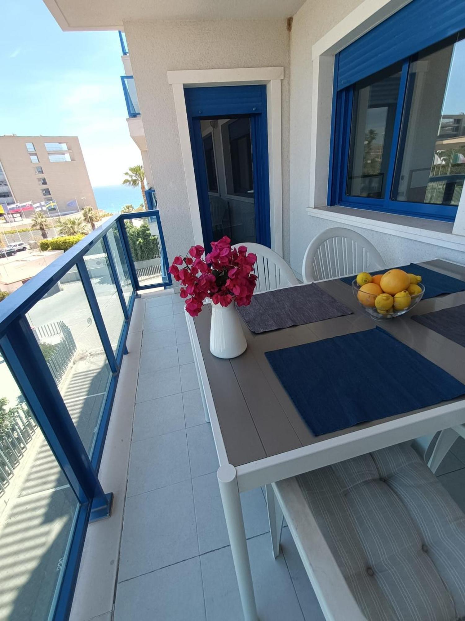 Alicante Mar Exterior foto